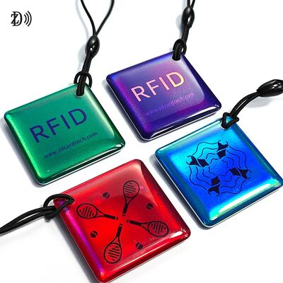 Özel 13.56MHz Programlanabilir NTAG213 Akıllı Epoksi Klavye Fob Etiketleri RFID Etiketi NFC Anahtar Zinciri