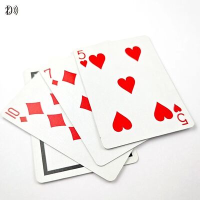Fabrika Özel Su Geçirmez %100 PVC Plastik Poker Oyun Kartı Destesi Standart Poker Oyun Kartı Oyunu